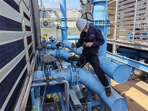 廣東冷卻塔:開式冷卻塔與閉試冷卻塔的差別(開式冷卻塔和閉式冷卻塔的價格)